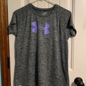 Grey under armour shirt